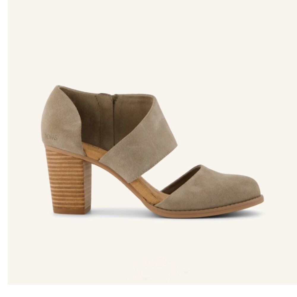 Toms Milan Suede Closed Toe Heel in Suede Beige